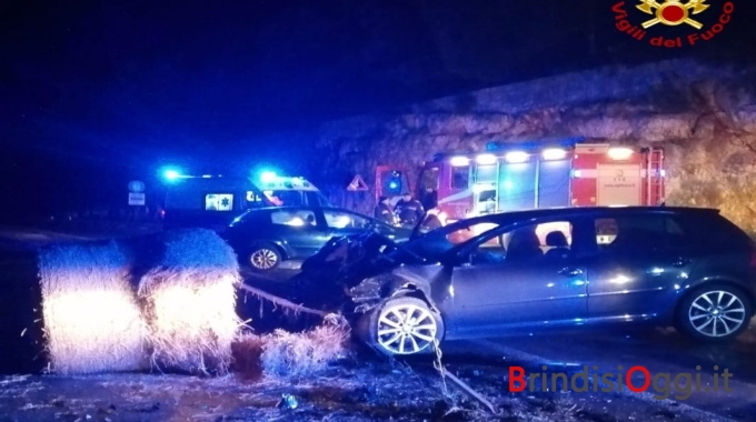 Scontro Tra Due Auto Tre Giovani Finiscono In Ospedale Brindisi Oggi