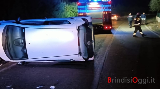 Perde Il Controllo Dell Auto E Finisce Fuori Strada Donna In Ospedale