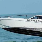 guardia di finanza in mare