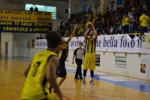 (BRINDISI) - Una fase di un match stagionale della Cestistica Ostuni (1)