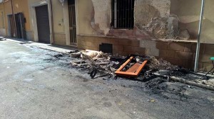 incendio auto via giulio cesare (1)