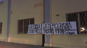 striscioni scuola brindisi (2)