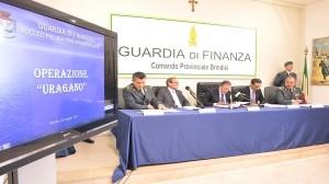 operazione uragano foto conferenza