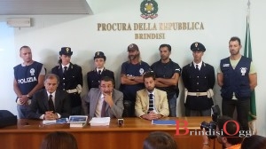 conferenza arresti cinesi prostituzione