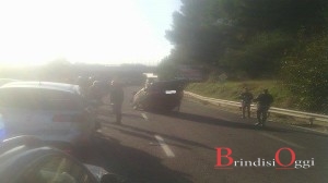 incidente auto ribaltata brindisi 3