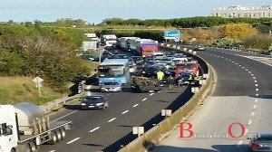 incidente auto ribaltata brindisi