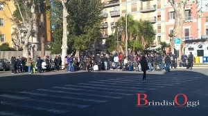 passeggeri treni brindisi lecce bloccati 3