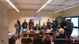 conferenza stampa sequestro guardia finannza e dogana brindisi