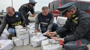 guardia di finanza sequestro borse 3