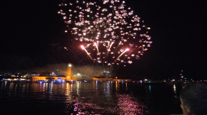 Festa di San Teodoro, il Comune di Brindisi stanzia 60mila euro per  luminarie e fuochi pirotecnici - Brindisi Oggi, news Brindisi notizie  Brindisi e provincia